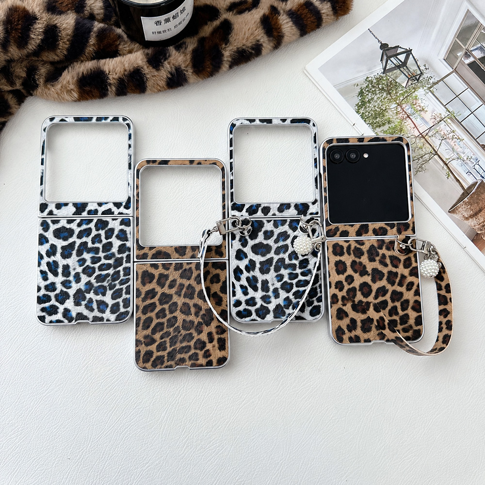 Phone Cases With Charms - حافظة هاتف قابلة للطي بطبعة جلد