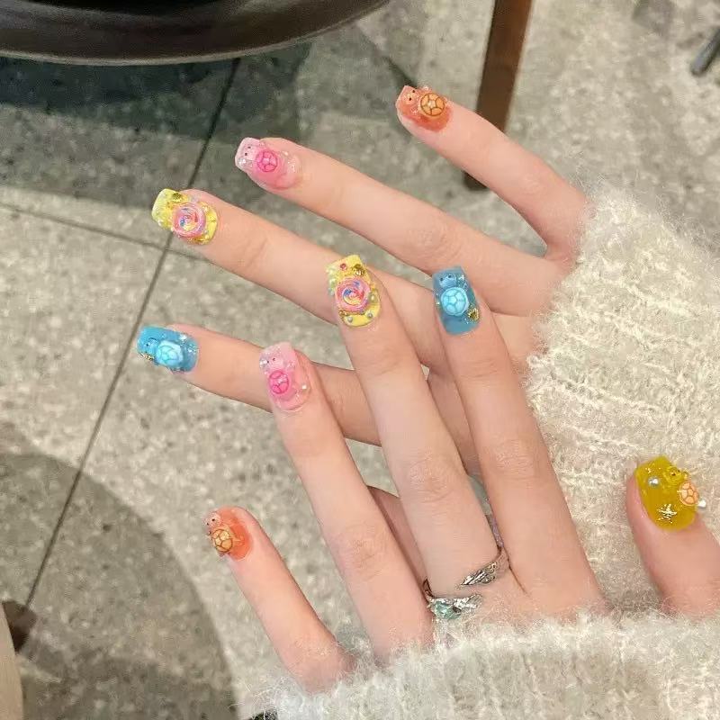 100 قطعة من الزخارف الراتنجية  - مراجعة Phone Cases With Charms وسعره