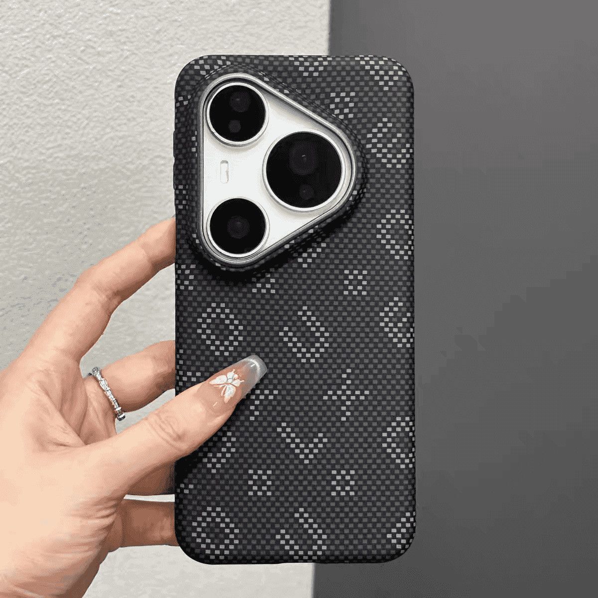 غطاء حماية صلب مغناطيسي بنسيج  - مراجعة Huawei Pura 70 وسعره